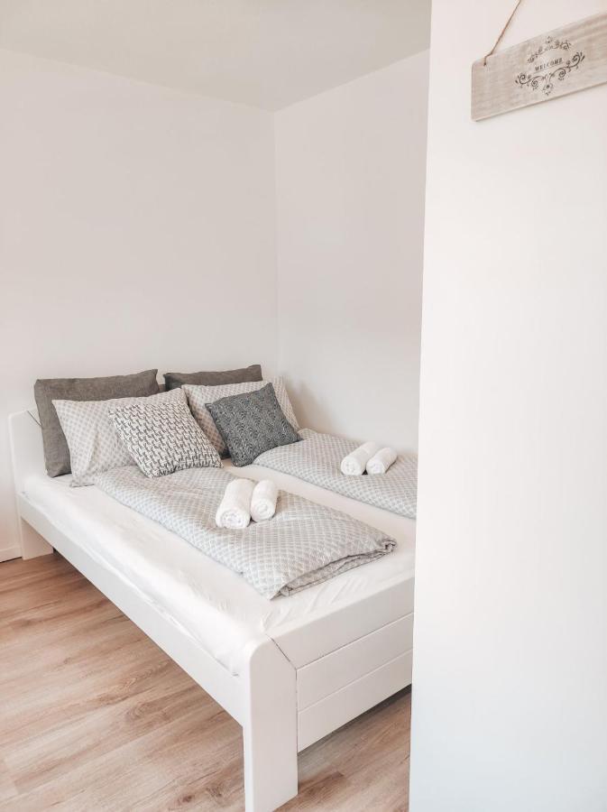 Studio Apartment Sanya Любляна Экстерьер фото