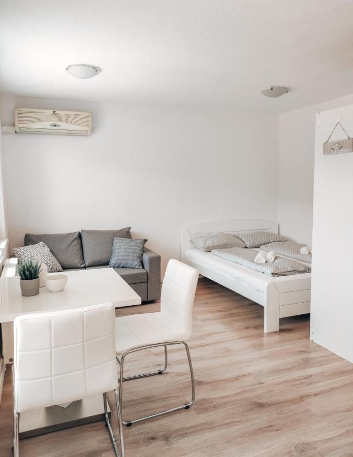 Studio Apartment Sanya Любляна Экстерьер фото